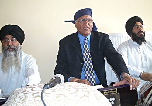 Gurudwara-Singing-by-Rahi-bains